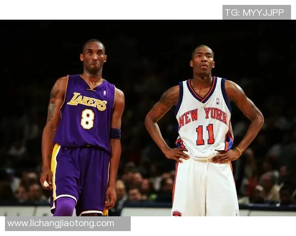 克劳福德与科比的巅峰对决：篮球场上的传奇较量与荣耀时刻